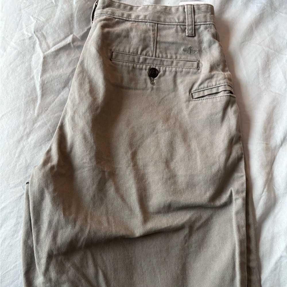Dockers Men's Khaki Chinos